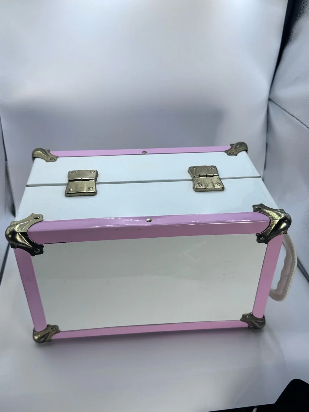 Vintage Vogue Dolls Ginny White and Pink Metal Doll Trunk